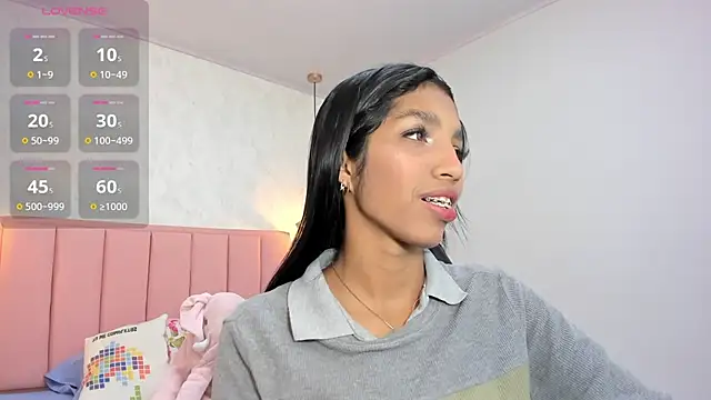 MAYROBERTSS online show from March 2025 12:07:02 PM