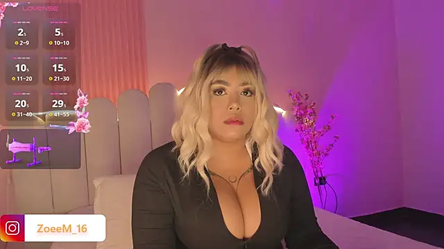 Snapshot of Zoe1_2 chatting on November 2025 08:23:02 PM Zoe1 2 online show from November 2025 08:23:02 PM