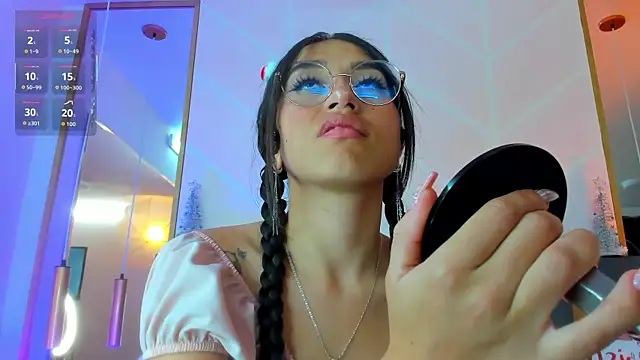 MadyJackson online show from November 2025 12:20:01 PM