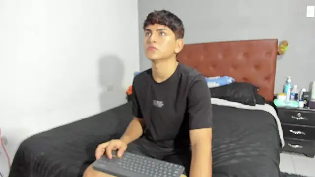 Lyam ap online show from March 2025 08:37:01 PM