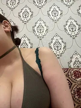 StormBeverly online show from November 2025 09:55:02 AM