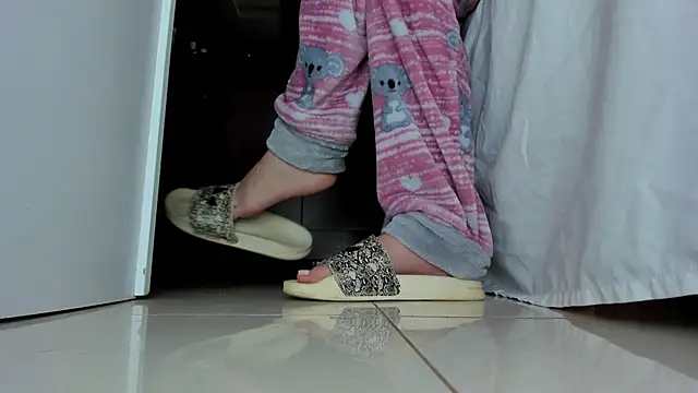 sherilkwang19tv online show from October 2025 12:30:02 AM