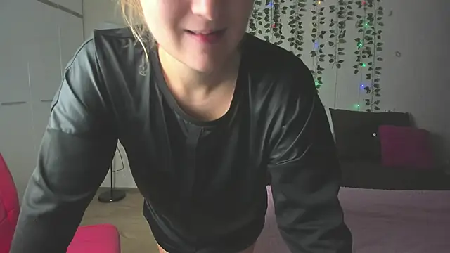 Miss Elsa  online show from September 2025 01:11:02 PM