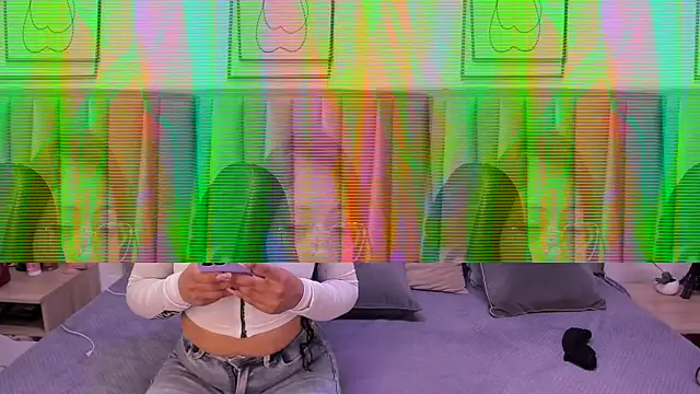 Snapshot of Emmy-Turnner chatting on November 2025 02:38:02 PM Emmy-Turnner online show from November 2025 02:38:02 PM