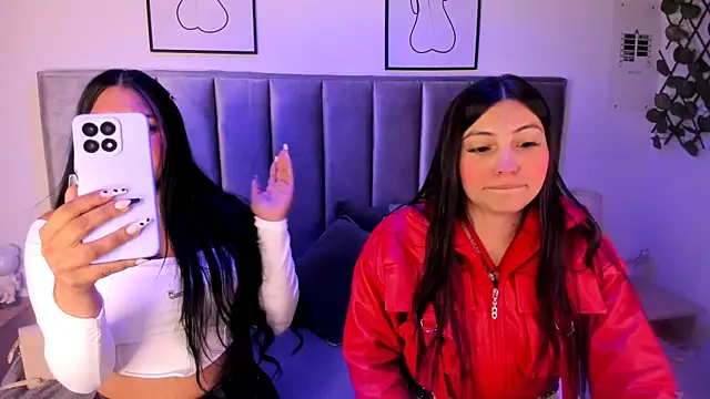 Snapshot of Emmy-Turnner chatting on November 2025 11:57:02 AM Emmy-Turnner online show from November 2025 11:57:02 AM