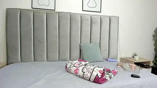 Laiia Page online show from March 2025 02:01:02 PM