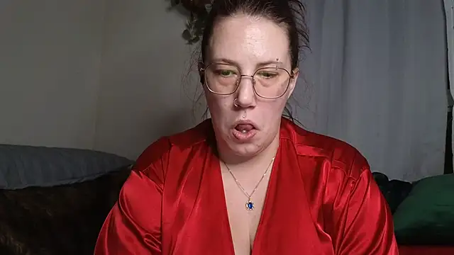 Snapshot of ThickGirlsDoItBetter chatting on February 2025 02:25:01 AM ThickGirlsDoItBetter online show from February 2025 02:25:01 AM