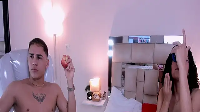 saraandstiven online show from March 2025 03:28:02 AM