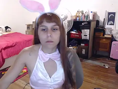 Snapshot of bunnylolaa4 chatting on January 2025 11:10:02 PM bunnylolaa4 online show from January 2025 11:10:02 PM