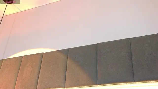 nicolle pierce online show from April 2026 01:20:01 PM