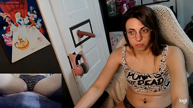 KSwonderland6 online show from March 2026 06:24:02 PM