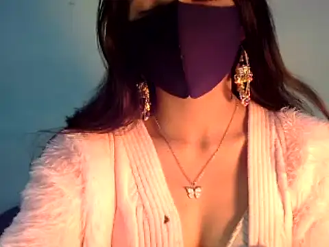 Snapshot of Cute_Alaina chatting on January 2025 11:46:01 PM Cute Alaina online show from January 2025 11:46:01 PM