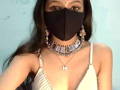 Snapshot of Cute_Alaina chatting on February 2025 07:01:02 AM Cute Alaina online show from February 2025 07:01:02 AM