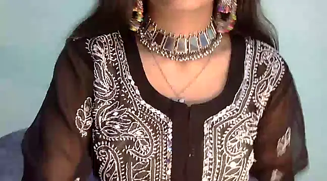 Snapshot of Cute_Alaina chatting on February 2025 03:48:01 AM Cute Alaina online show from February 2025 03:48:01 AM