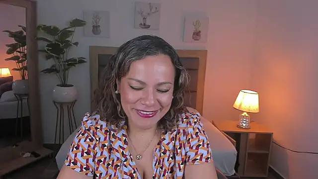 gipsela gomez online show from February 2025 07:30:01 PM