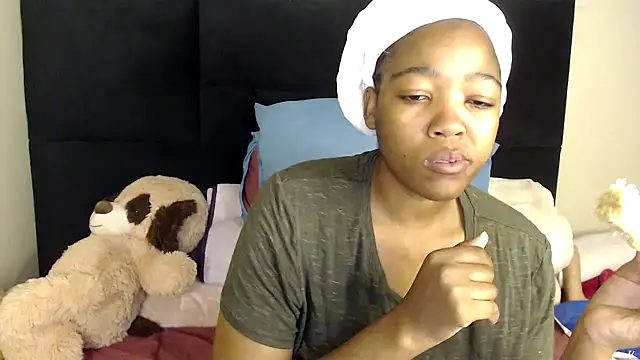 Busty-Londie online show from March 2026 05:15:01 PM