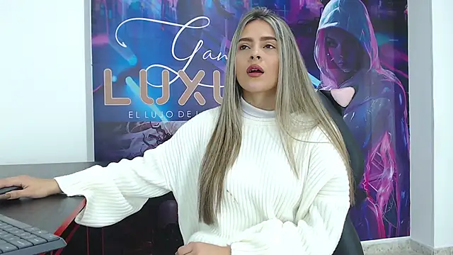 miacarperr1 online show from February 2025 08:53:01 PM