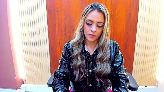 miacarperr1 online show from February 2025 12:43:01 AM