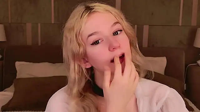 NaomiLoys online show from March 2025 04:17:02 AM