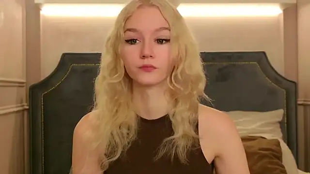 NaomiLoys online show from September 2025 10:49:02 AM