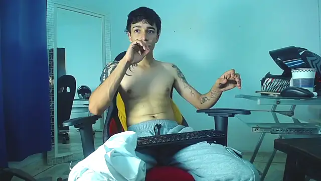 Snapshot of Zacktk7 chatting on January 2025 11:05:02 PM Zacktk7 online show from January 2025 11:05:02 PM