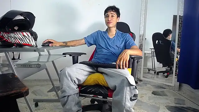 Snapshot of Zacktk7 chatting on January 2025 08:16:01 PM Zacktk7 online show from January 2025 08:16:01 PM