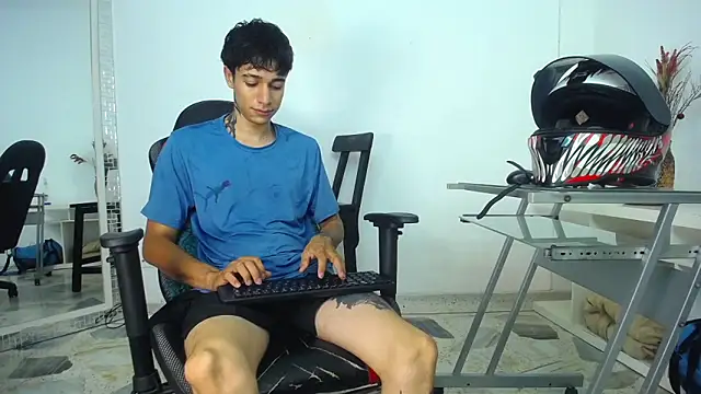 Snapshot of Zacktk7 chatting on January 2025 08:03:02 PM Zacktk7 online show from January 2025 08:03:02 PM