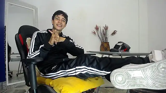 Snapshot of Zacktk7 chatting on January 2025 07:56:01 PM Zacktk7 online show from January 2025 07:56:01 PM