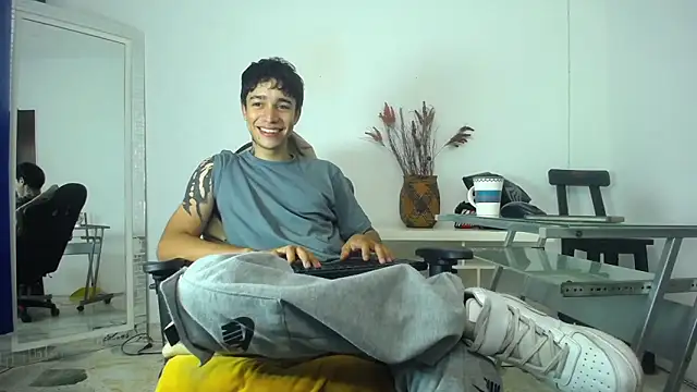 Snapshot of Zacktk7 chatting on January 2025 09:07:01 PM Zacktk7 online show from January 2025 09:07:01 PM