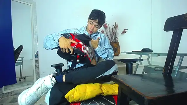 Snapshot of Zacktk7 chatting on January 2025 01:52:01 PM Zacktk7 online show from January 2025 01:52:01 PM