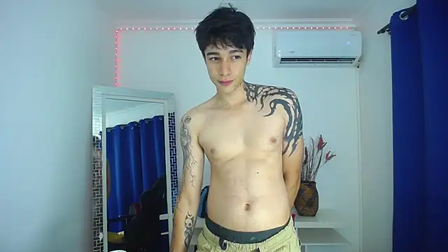 Snapshot of Zacktk7 chatting on February 2025 11:39:01 PM Zacktk7 online show from February 2025 11:39:01 PM