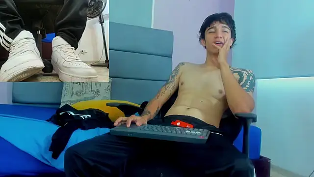 Snapshot of Zacktk7 chatting on February 2025 05:39:02 PM Zacktk7 online show from February 2025 05:39:02 PM