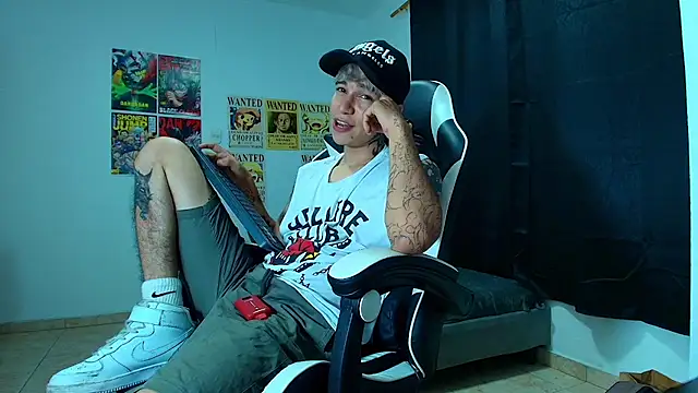 Snapshot of Zacktk7 chatting on March 2025 04:43:01 AM Zacktk7 online show from March 2025 04:43:01 AM