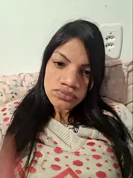 Snapshot of charllottebrasilian chatting on June 2026 01:17:02 AM charllottebrasilian online show from June 2026 01:17:02 AM