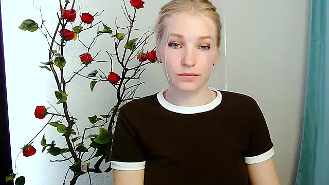 Queen ofLove online show from April 2026 01:15:01 PM