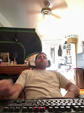 Snapshot of TacosSenpai chatting on October 2025 04:21:02 AM TacosSenpai online show from October 2025 04:21:02 AM