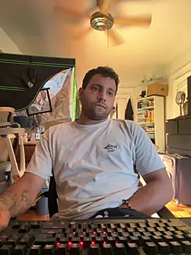 Snapshot of TacosSenpai chatting on October 2025 09:34:01 PM TacosSenpai online show from October 2025 09:34:01 PM