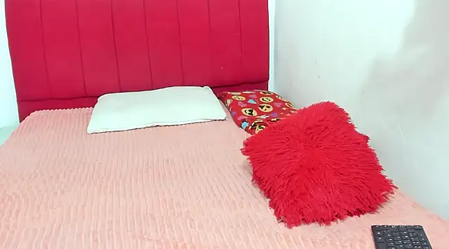 Snapshot of Lunaynick chatting on December 2024 09:24:02 PM Lunaynick online show from December 2024 09:24:02 PM