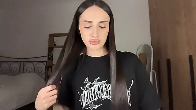 Kim Oberlin  online show from April 2026 09:04:02 PM