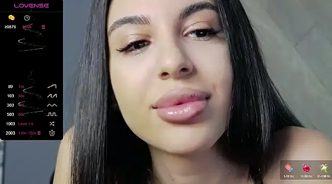 Snapshot of _Evelyynn_ chatting on December 2024 08:48:01 AM  Evelyynn  online show from December 2024 08:48:01 AM