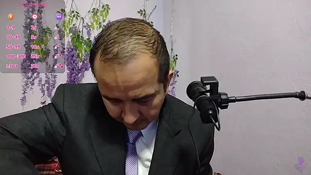 yazforeSolo online show from September 2025 01:04:01 PM