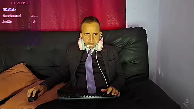 Snapshot of yazforeSolo chatting on July 2026 02:11:01 PM yazforeSolo online show from July 2026 02:11:01 PM