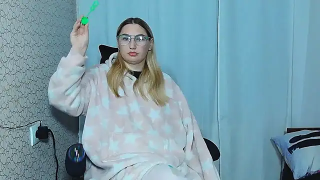 Snapshot of JaneLaJewel chatting on October 2025 04:15:02 PM JaneLaJewel online show from October 2025 04:15:02 PM