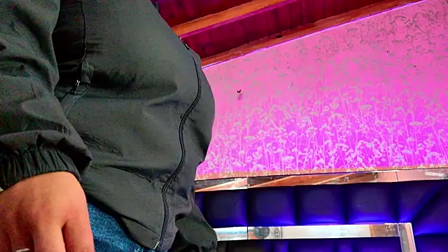 Sofia martiin online show from October 2025 03:07:02 AM