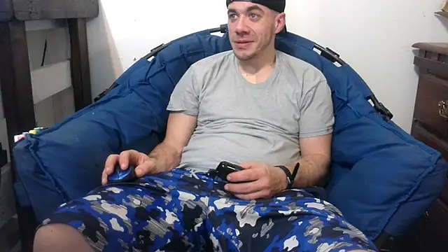 ScubaStevex online show from February 2025 04:03:02 PM