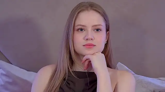 SelinSwarovski online show from December 2025 04:23:02 PM