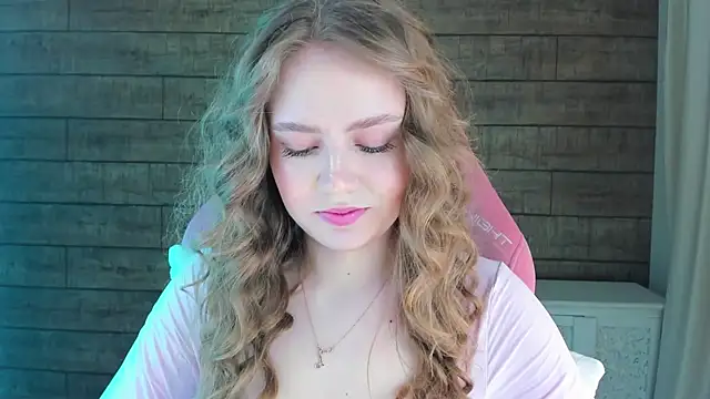 SelinSwarovski online show from March 2026 04:02:02 PM