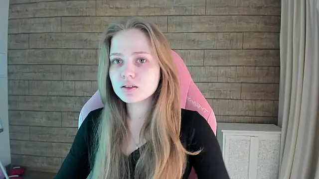 SelinSwarovski online show from April 2026 04:21:02 PM