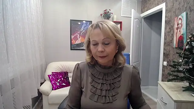 Snapshot of Milla_Cutie18 chatting on December 2024 05:37:01 AM Milla Cutie18 online show from December 2024 05:37:01 AM