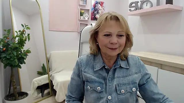 Snapshot of Milla_Cutie18 chatting on February 2025 12:14:02 PM Milla Cutie18 online show from February 2025 12:14:02 PM